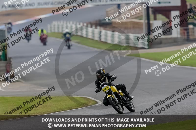 Vintage motorcycle club;eventdigitalimages;mallory park;mallory park trackday photographs;no limits trackdays;peter wileman photography;trackday digital images;trackday photos;vmcc festival 1000 bikes photographs